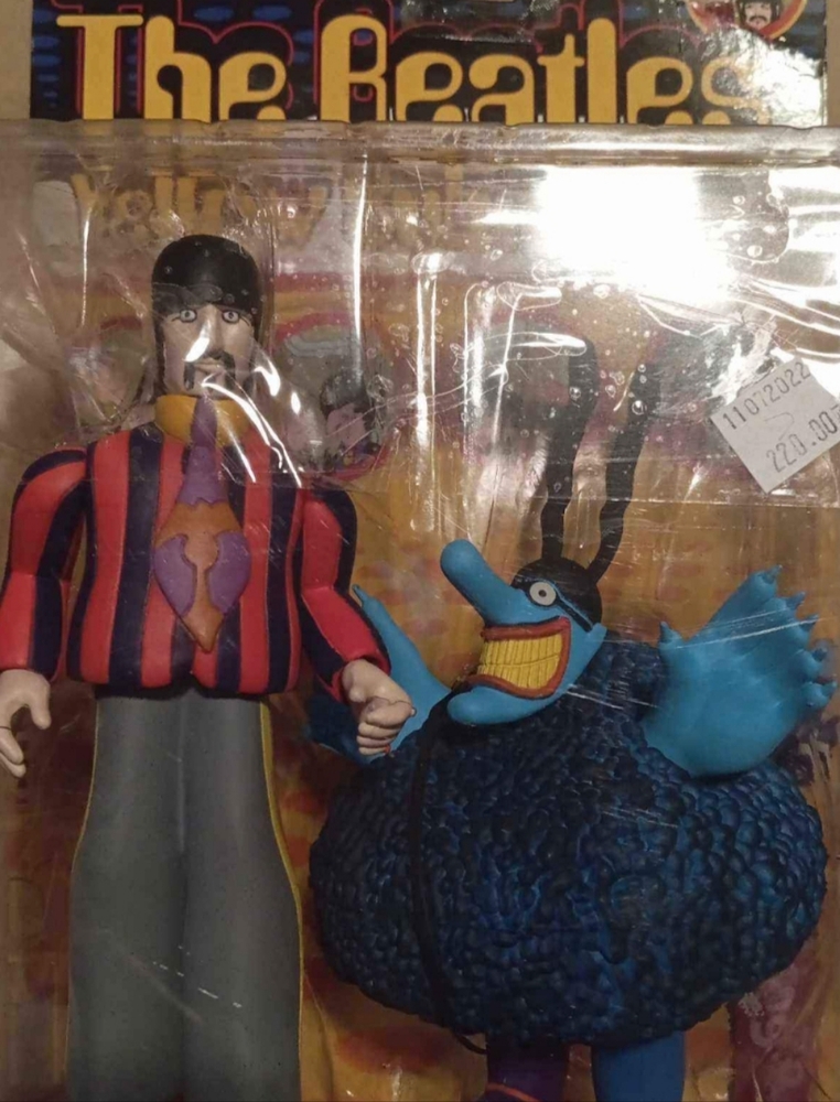 RINGO STARR. the BEATLES Yellow Submarine with Nowhere Man Beanie.